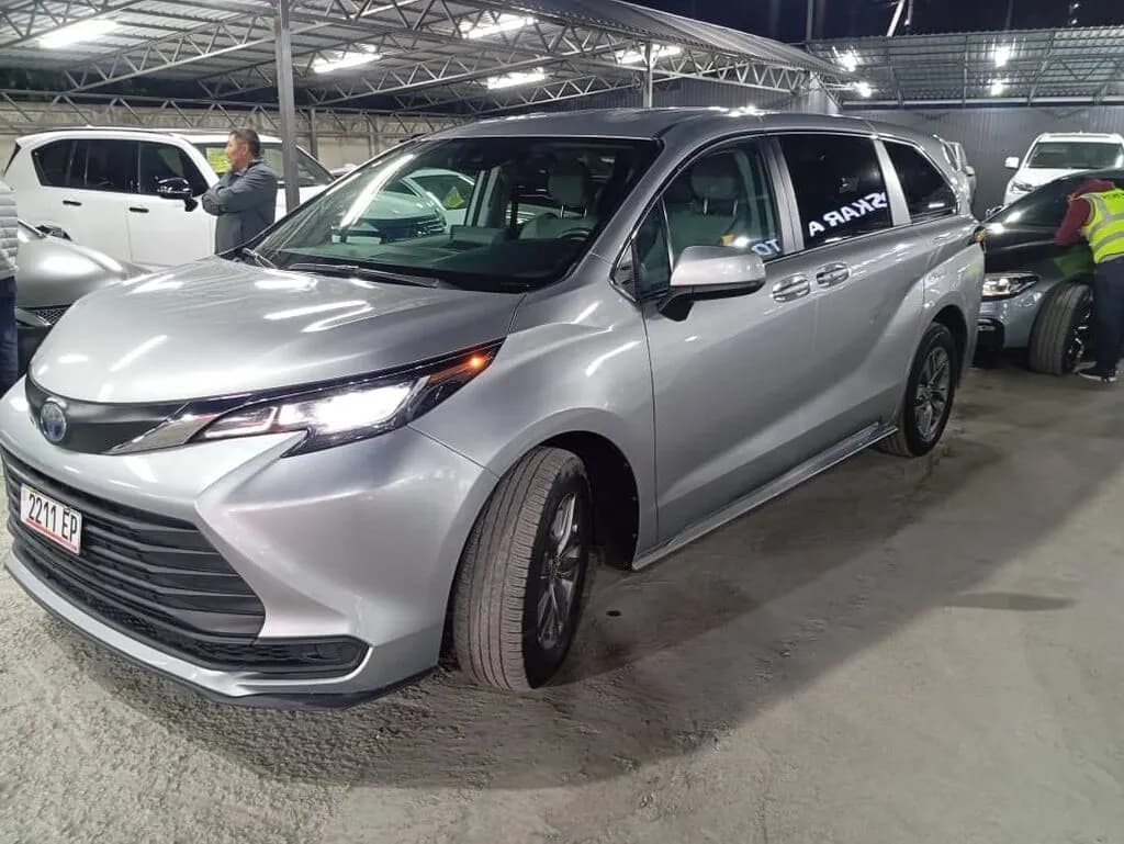 Toyota Sienna, 2021, Unknown