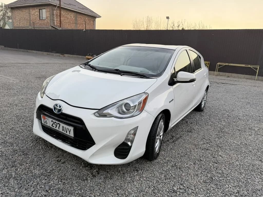 Toyota Prius c, 2016, с. Военно-Антоновка