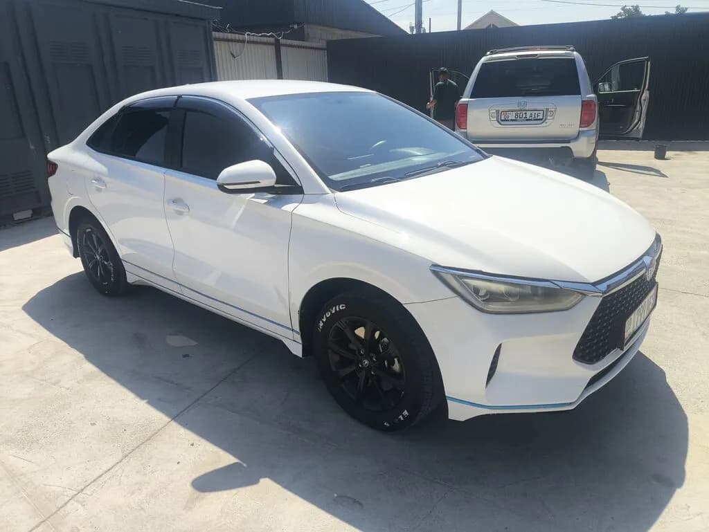 BYD E3, 2020, Unknown