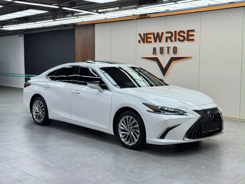 Lexus ES, 2023