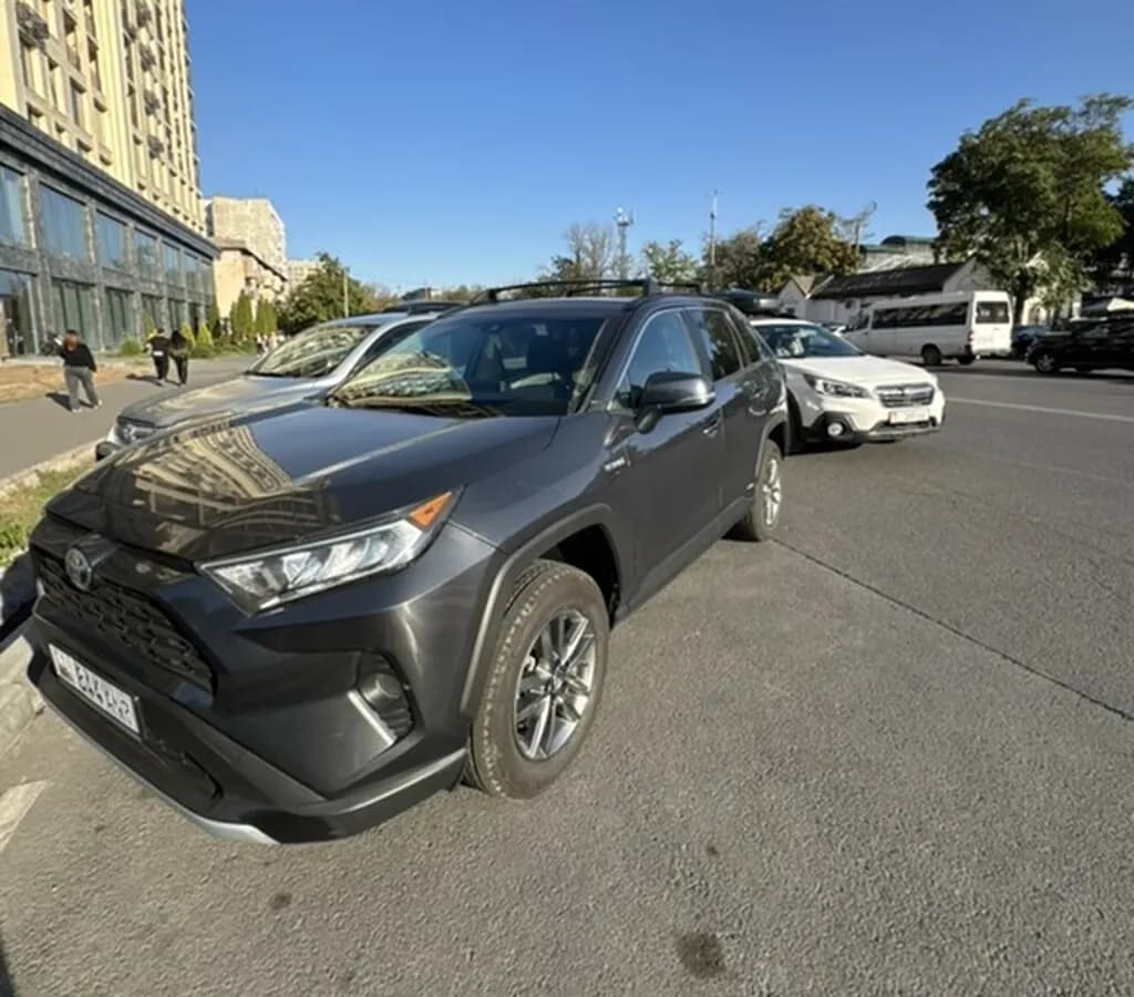 Toyota RAV4, 2019, Бишкек
