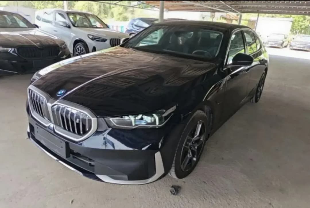 BMW i5, 2024, Китай