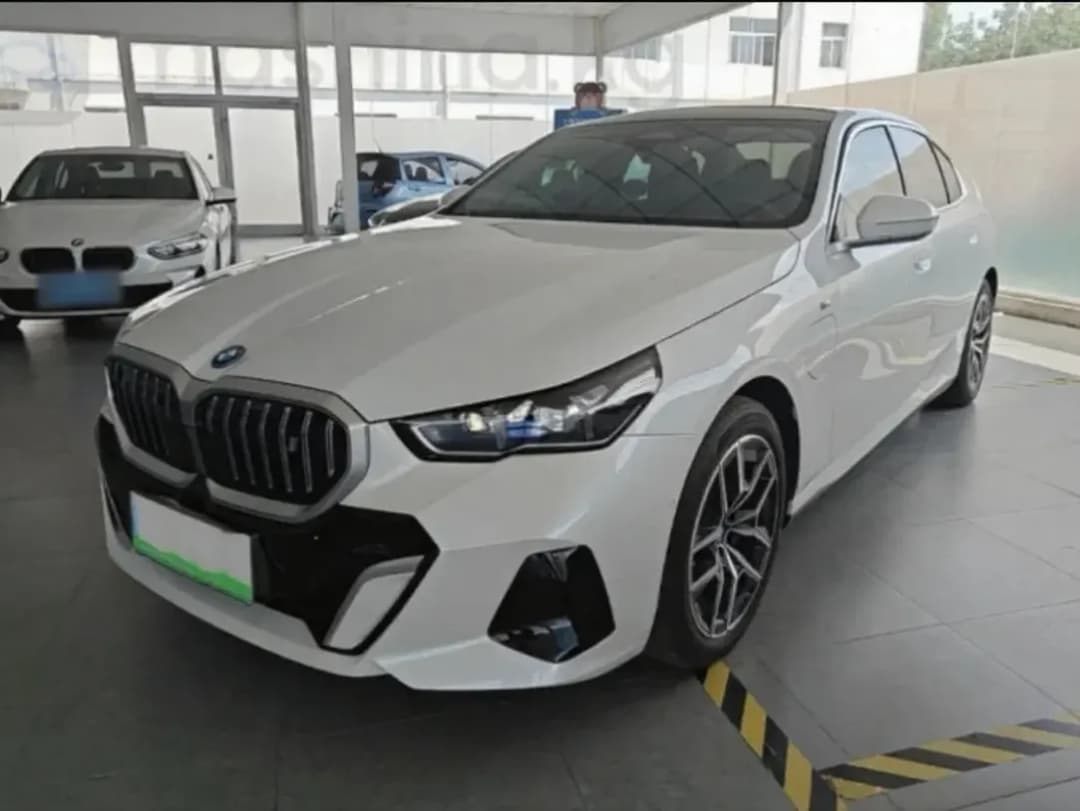 BMW i5, 2025, Китай